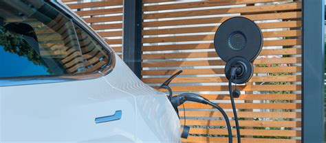 AC HOME SOCKET: Manually releasing the charging cable