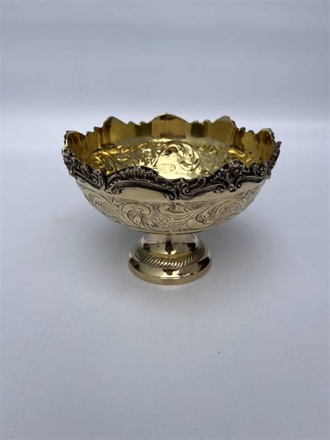 Brass decorative fruit bowl / table bowl – Brass Globe