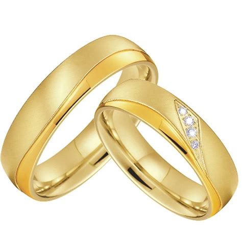 30 Stunning Gold Engagement Ring Designs For Couple