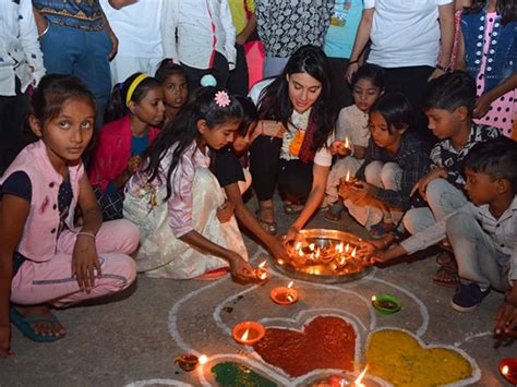 British-Indian model and actress Deana Uppal celebrated the Diwali ...