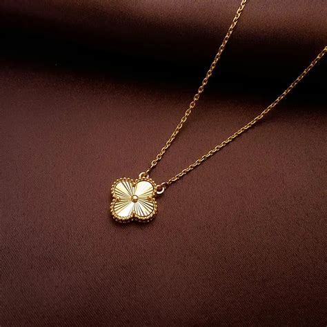 Buy Ornate Horizon Gold Pendant Chain 22 KT yellow gold (7.65 gm ...