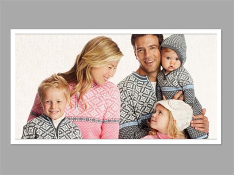 Cute & Wearable Matching Family Holiday Outfits | MomMeMatch.com