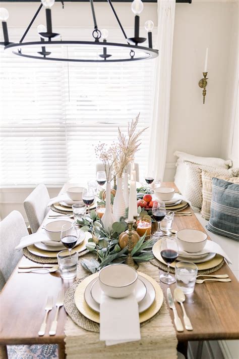 4 Ways to Create a Beautiful Thanksgiving Tablescape - Live Pretty on a ...