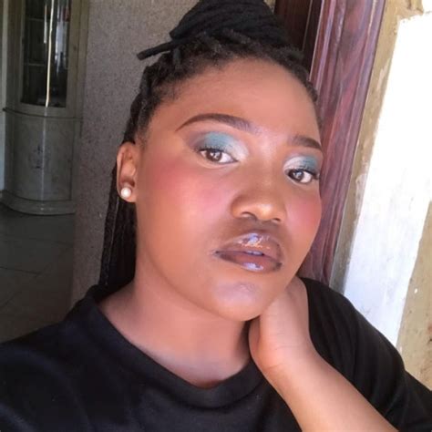 Nobuhle - English teacher - ₹1477/h