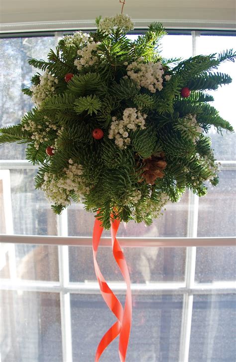 Decorating Kissing Balls at Nate Hocking blog