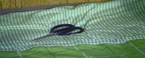 枕头下放剪刀的讲究 枕头下放剪刀是吉是凶-热聚社