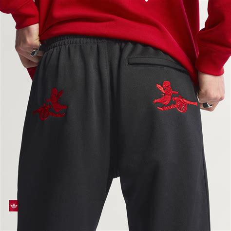 Clothing - Arsenal FC Places+Faces Track Pants - Black | adidas Qatar