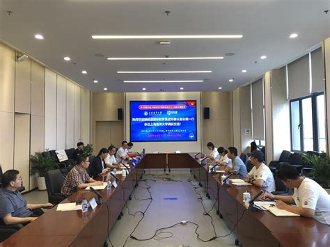学校与上海新航道出国留学服务有限公司签订战略合作协议