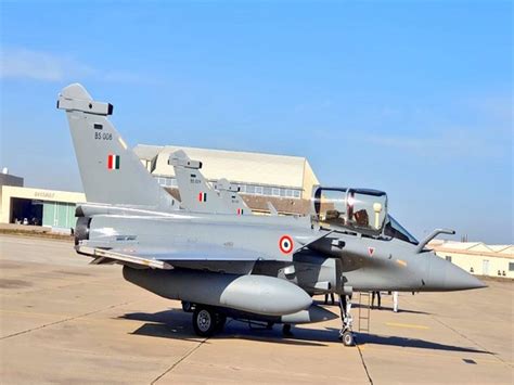 3 Rafale fighter jets to land in India today