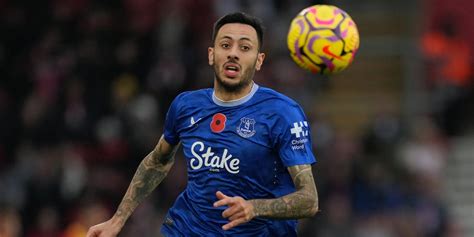 Everton made "important bid" to sign massive upgrade on Dwight McNeil