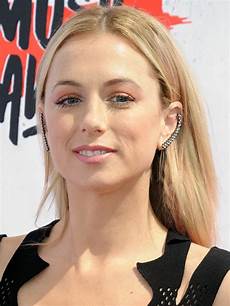 Iliza Shlesinger Bio by Iliza Shlesinger Biography Height Story Iliza Shlesinger Bio