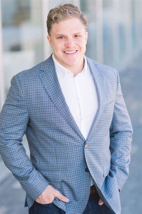 Business Man Headshot 的图像结果