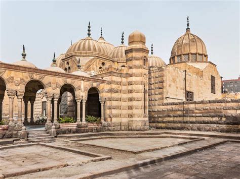 Drawing in tourists - Cairo's 'City of the Dead' brought back to life ...