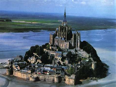 法国城堡：圣米歇尔山（Mont Saint Michel）_米迦勒