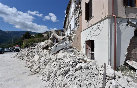 How Common Are Earthquakes In Italy? Its Location Is Right On A Seismic ...