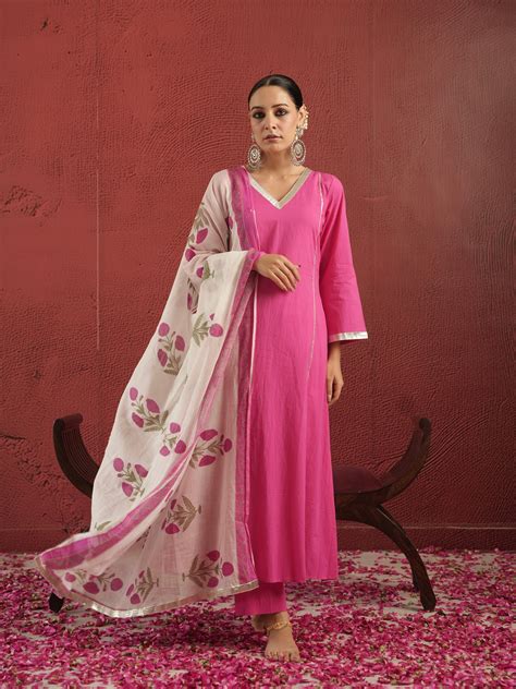 CHAAND PINK COTTON SUIT SET WITH BLOCK PRINT DUPATTA – OneWe India