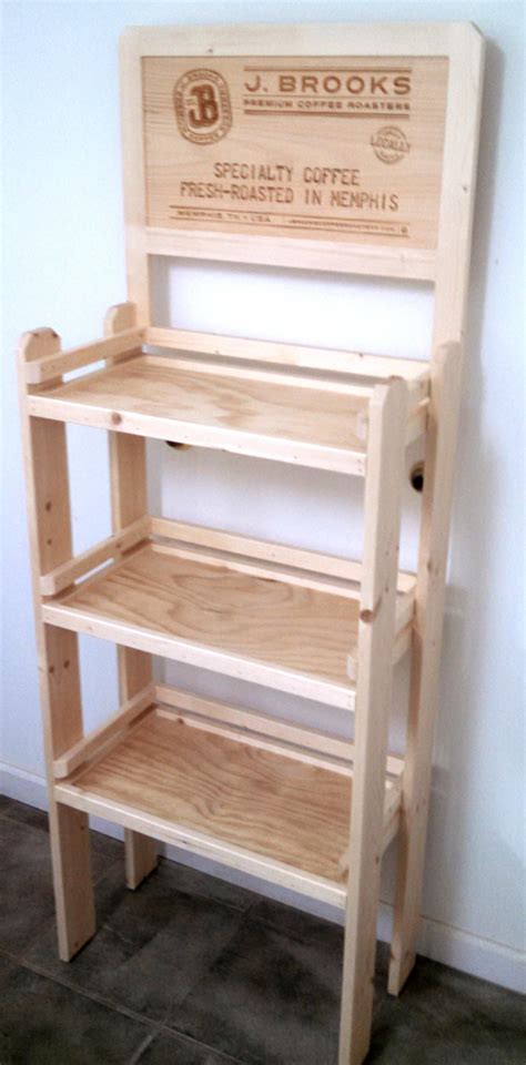 Retail Rustic Store Displays 的图像结果