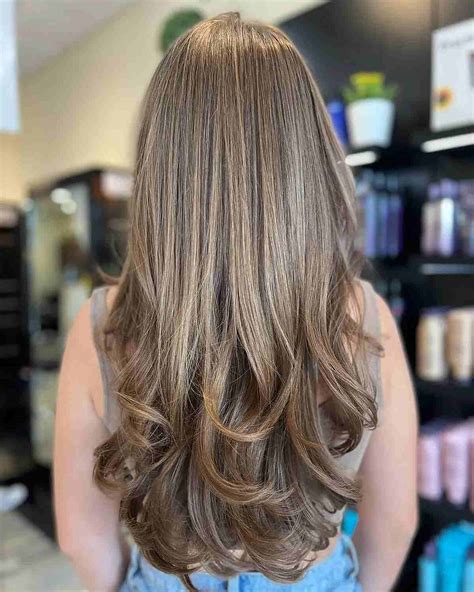 Top 999+ step cut for long hair images – Amazing Collection step cut for long hair images Full 4K