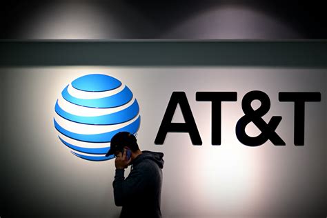 AT&T says criminals stole phone records of 'nearly all' customers in ...