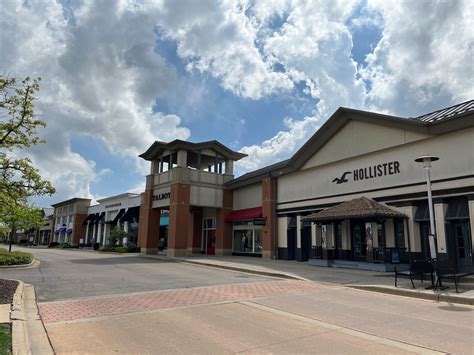 Geneva Commons | Lamar Companies