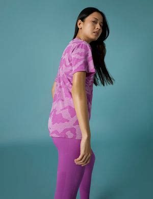 Oversized Camo Tee | Seamless Style & Comfort - Feier