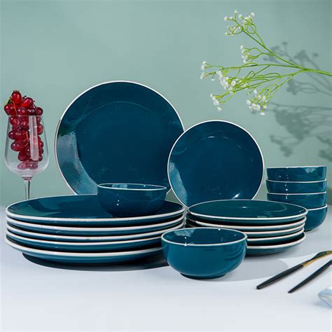 Deep Blue Ceramic Dinnerware - Set of 18 – The Golden Theory