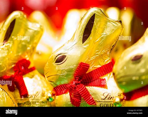 Lindt chocolate bunny hi-res stock photography and images - Alamy