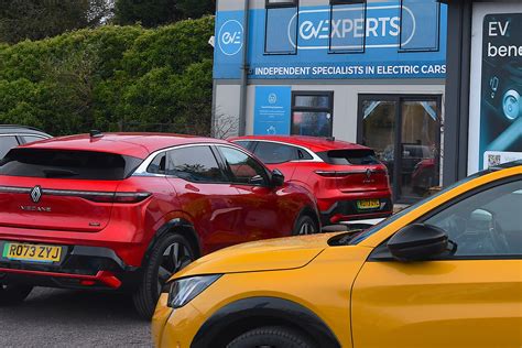 Alex Grant - Journalist Profile - Intelligent Relations