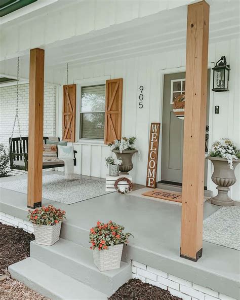 34 Farmhouse Porch Columns for an Enchanting Entrance