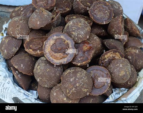 Indian Natural sugar jaggery made of sugercane, natural sweetener for sweets in whole india ...
