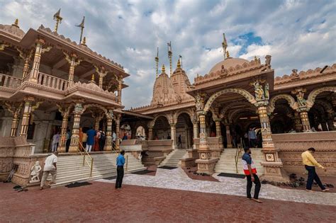 Swaminarayan Temple Kalupur Ahmedabad: A Spiritual Escape