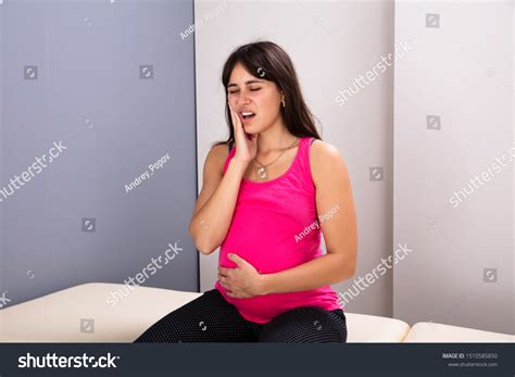 9,945 Women sore mouth Images, Stock Photos & Vectors | Shutterstock