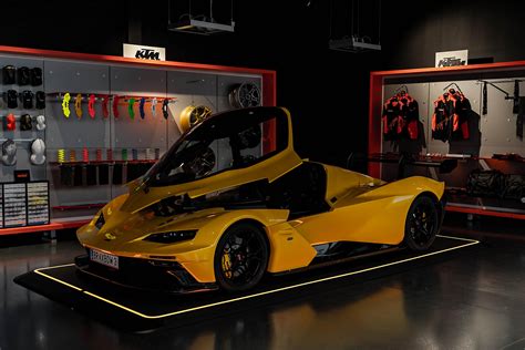 INDIVIDUALITÄT IN VOLLENDUNG: SO WIRD DER KTM X-BOW GT-XR ZUM EINZELSTÜCK | KTM