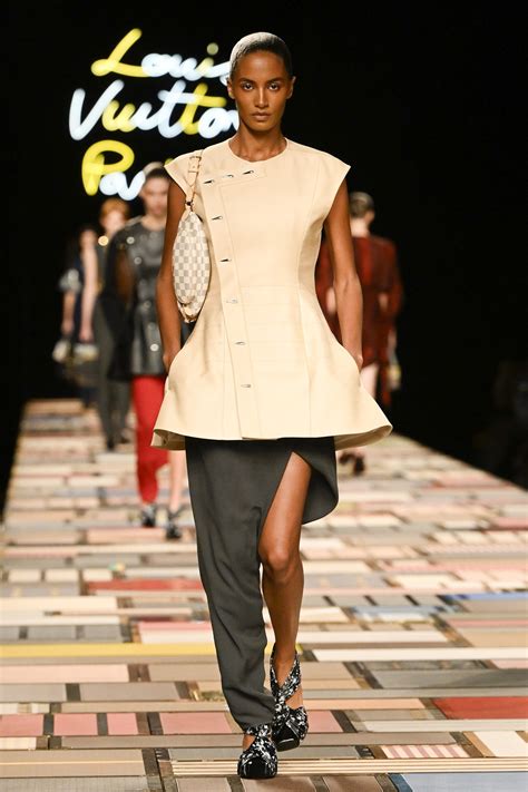 Is fashion stepping into its one-legged pants era? - ABC News