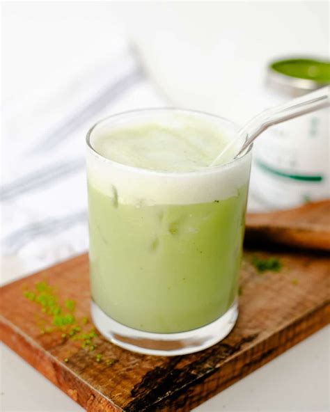 Iced Protein Matcha Latte Recipe (Starbucks Copycat) – Fit Mama Real Food
