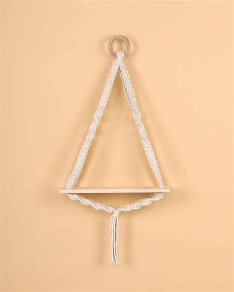 Wall-hanging and mirrors – Amruk