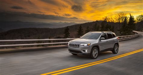 Jeep Cherokee or Grand Cherokee? What to Know If You're Shopping