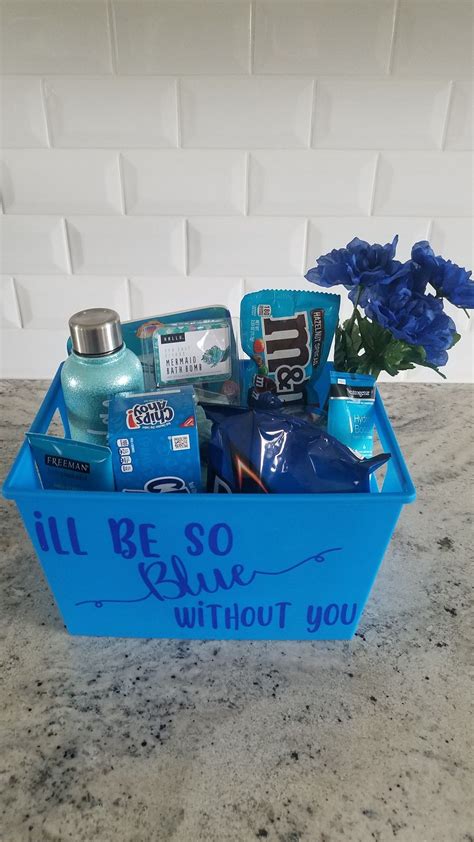 Diy blue gift basket ideas and free printable gift tags – Artofit