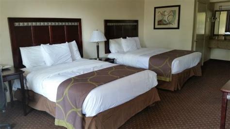 OAK TREE INN (Monrovia) - Hotel Reviews, Photos, Rate Comparison ...