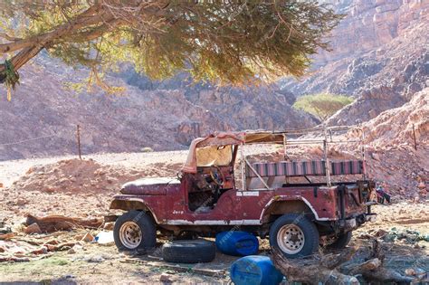 Vieux Camion Toyota Abandonné Vintage Dans Le Désert Du Sinaï égypte ...