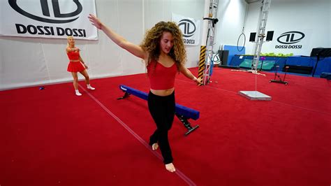 Sofie Dossi's feet