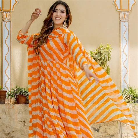 Our Top 7 Picks For The Leheriya And Bandhani Trend | LBB