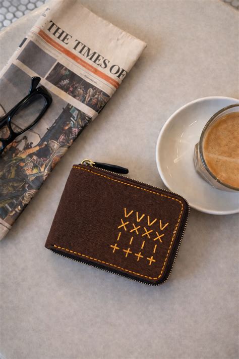 Original Leather Men's Zip Around Wallet | Roman Wallet – Studio Ek Inch
