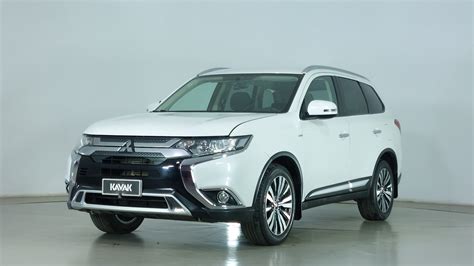 Autos Mitsubishi Outlander 2.4 GLX 4X4 AT Suv 2020 usados | KAVAK Chile