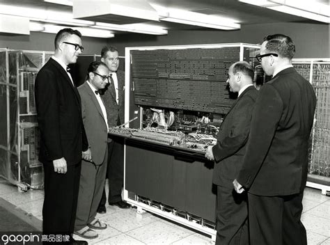 第一台计算机诞生 世界上第一台电脑ENIAC在