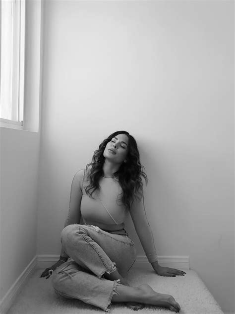 The best Nadine Velazquez feet pictures 🤩