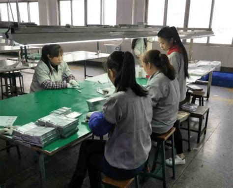 学生参与生产实训-车辆工程学院-重庆工贸职业技术学院