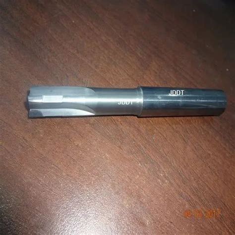 PCD Endmill - PCD Helical End Mill Manufacturer from Chennai