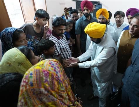 ਮੁੱਖ ਮੰਤਰੀ ਵੱਲੋਂ ਹੁਸ਼ਿਆਰਪੁਰ ਜ਼ਿਲ੍ਹੇ ਦੇ ਹੜ੍ਹ ਪ੍ਰਭਾਵਿਤ ਖੇਤਰਾਂ ਵਿੱਚ ਰਾਹਤ ...