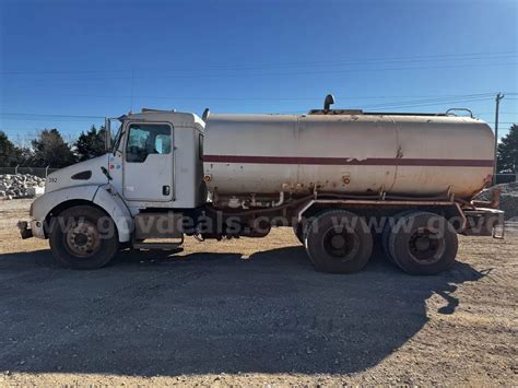 2006 Kenworth T300 4,000 Gallon Water Truck | GovDeals